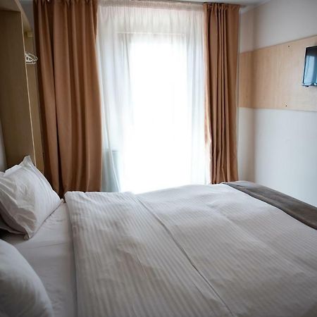 Hotel Nova Buzău Exteriör bild