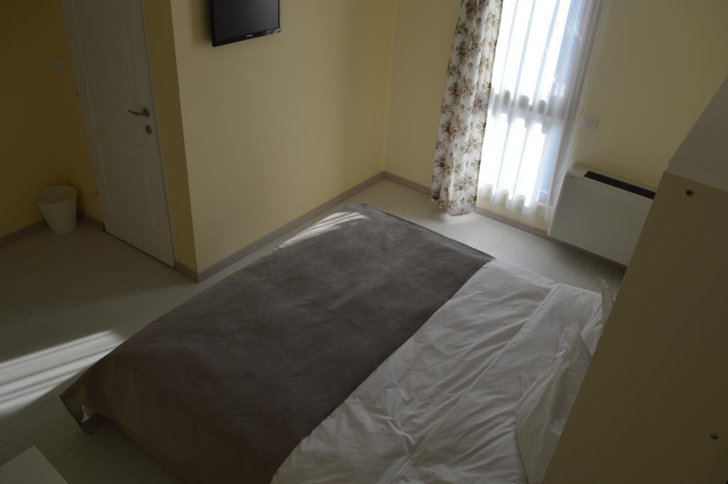 Hotel Nova Buzău Exteriör bild